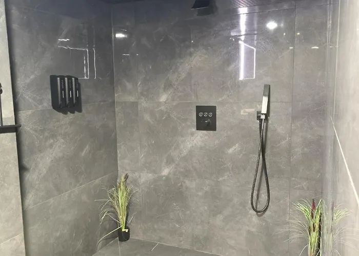 Maloveroom, 2 D'exceptions Privatunterkunft